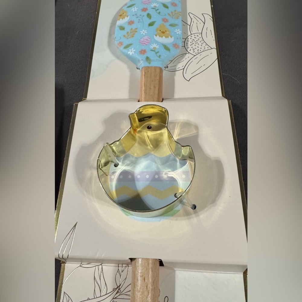 CWC Easter Spatula & Cookie Set - Picture 2 of 3